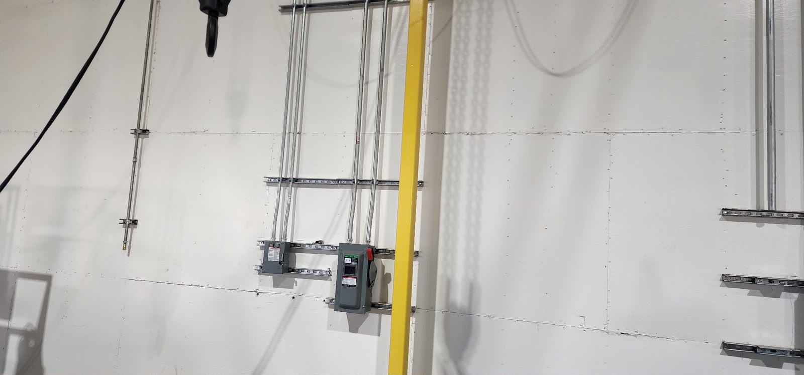 Conduit and branch wiring inspected at a Reedley commercial facility