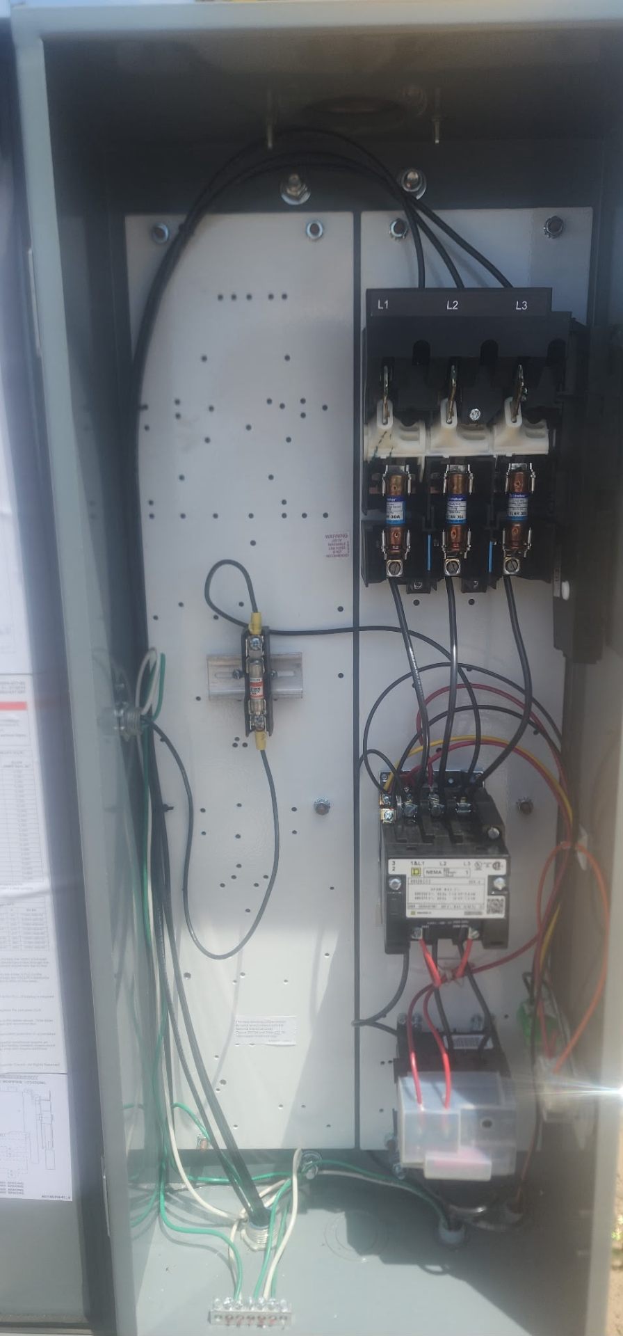 480V motor contactor and fuse assembly