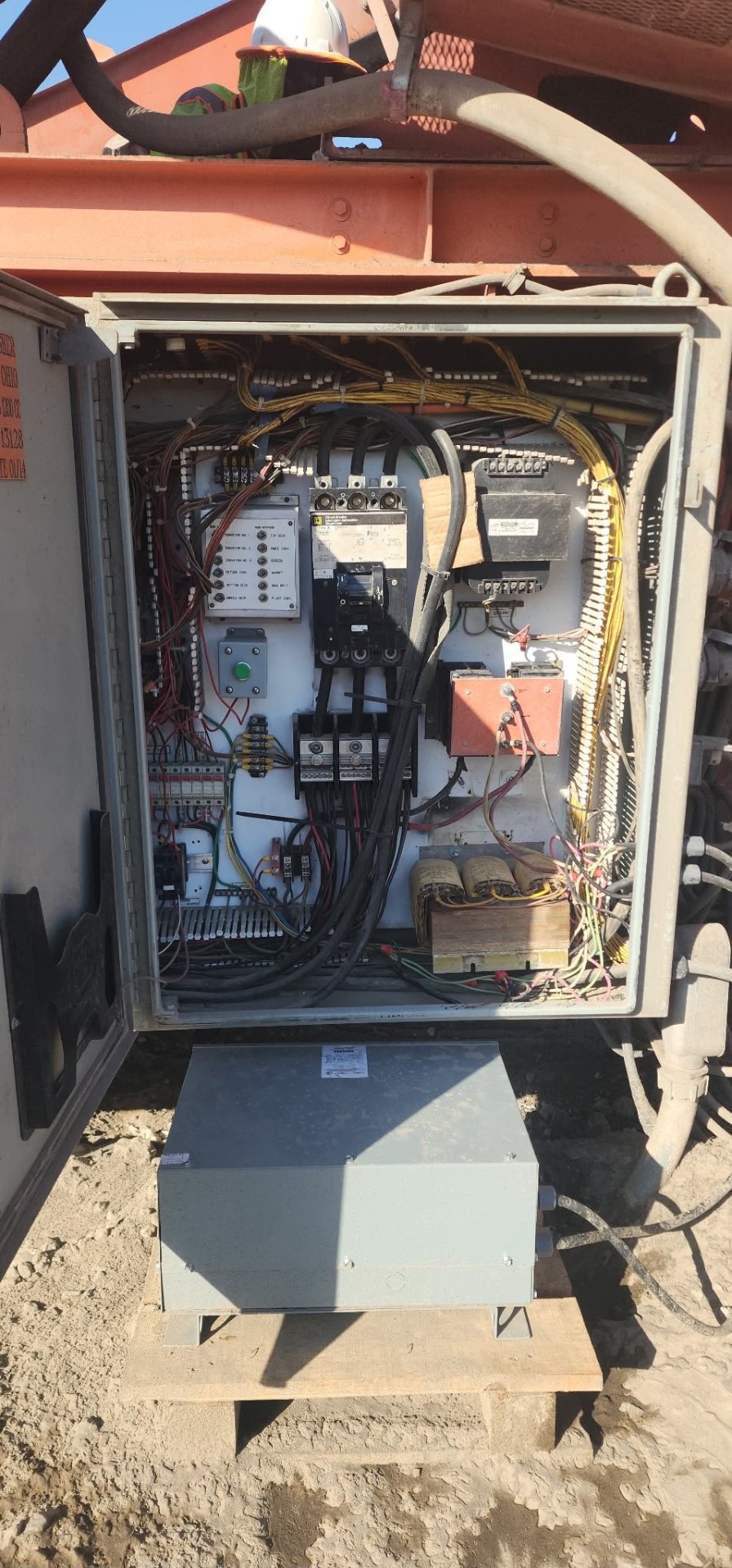 Industrial control cabinet wiring